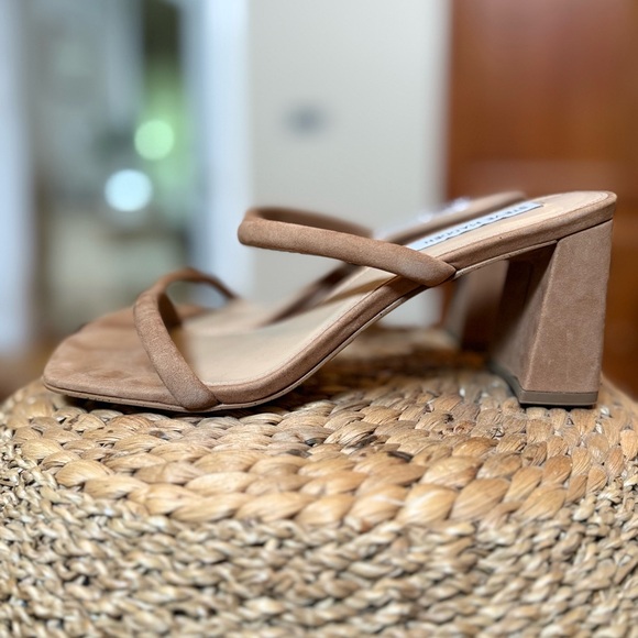 Steve Madden | Lilah Tan Suede Block Heel Sandals 7M - Picture 1 of 6